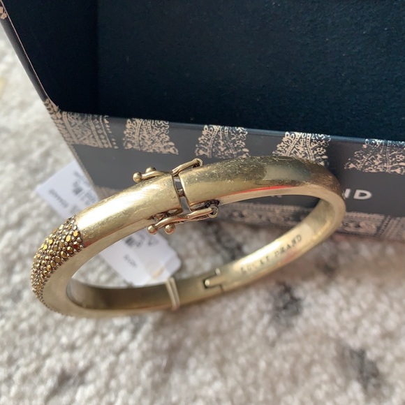 Lucky Brand Jewelry - Lucky Brand gold tone bangle bracelet